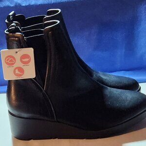Taryn by Taryn Rice boots sz 6.5 M black ankle NWOB